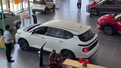 老銷售不會告訴你的「庫位調整」 那些看似笨拙的挪車，藏著多少專業門道